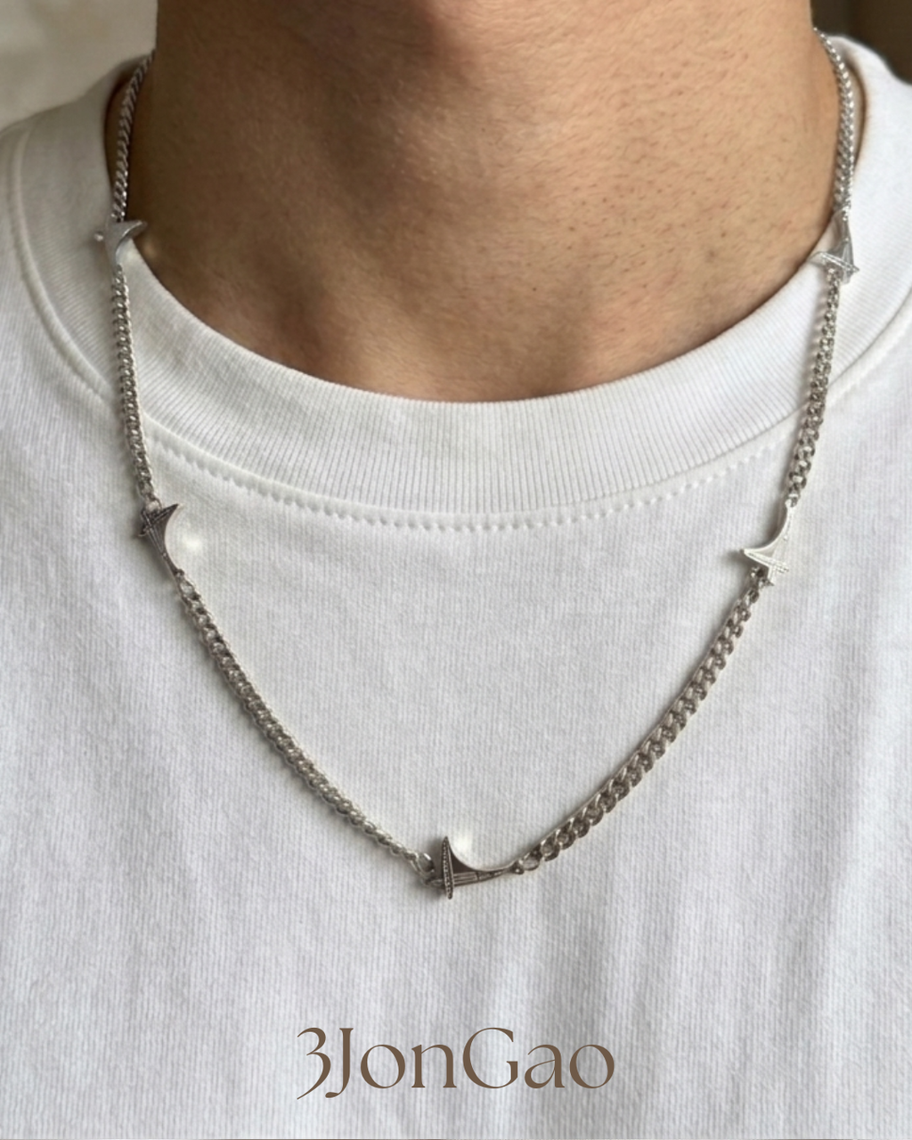 Collier Tsheej 3 qeej