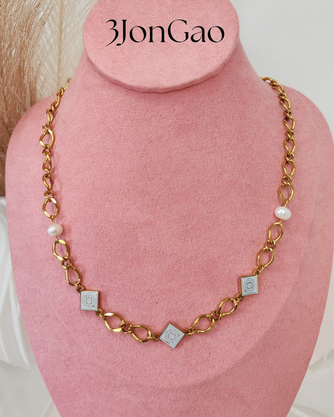 Collier Cassandra